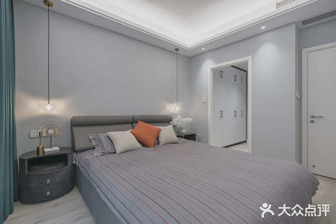 4室2厅3卫跃层里的那些通天柜