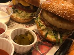 -The Habit Burger Grill 哈比特汉堡(复兴soho店)