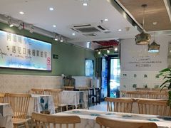 大堂-丽丽三鲜螺蛳粉(田林路店)