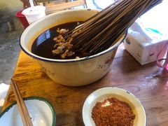 -拈签一笑黄牛肉辣卤串串