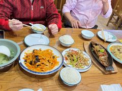 -东来菜馆•手抓海鲜家常菜•海鲜锅贴