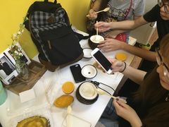 -志龙皇冠吃货椰子铺
