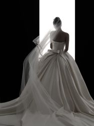 -至臻微拉婚纱摄影