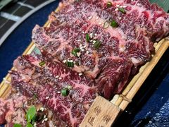 -山川小町·极番烧肉(新地假日广场店)