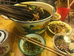 -拈签一笑黄牛肉辣卤串串