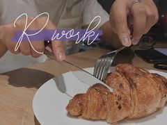 焦糖可颂（大号）-RWORK·COFFEE(滨江店)