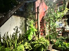 -Cuc Gach Quan Restaurant