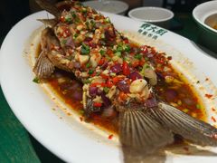 香煎大鲫鱼-费大厨辣椒炒肉(太平老街店)