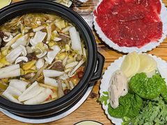 -菌之家·专业纯野生菌火锅·特色炒菌