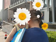 -枫蓝国际购物中心-地面停车场