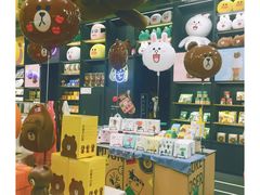 -LINE FRIENDS Garosu-gil Flagship Store