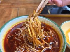 豆芽-拈签一笑黄牛肉辣卤串串