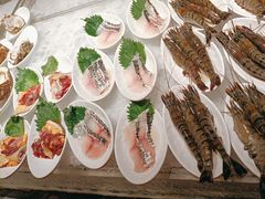 -雍容荟帝王蟹活龙虾展台自助(IFS黑金店)