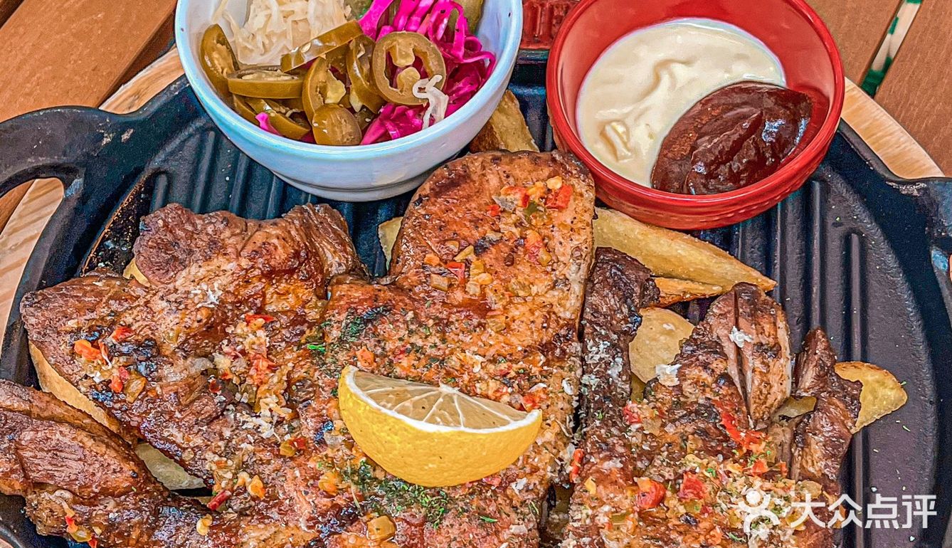 跨越整个郑州也要来吃的碳烤肉 但丁市集给的浪漫