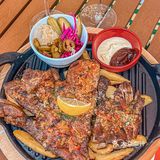 跨越整个郑州也要来吃的碳烤肉 但丁市集给的浪漫