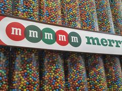 -m豆巧克力世界(上海世茂广场店)