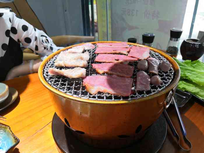 犇犇烤肉-"食材很新鲜,口味也很棒,算是吃过很正宗的.