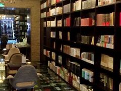 -钟书阁(松江泰晤士小镇店)