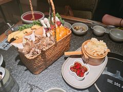-三出山火锅(南京万象天地店)
