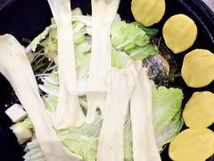 -屯老二农家铁锅炖·行业领军者(梅江店)