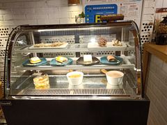 面包甜点陈列柜-炖物24章·顺时轻养茶(杭州大厦店)