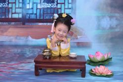 点击看大图 -后宫·古装汉服京剧儿童亲子全家福摄影