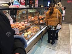 面包甜点陈列柜-巴黎贝甜(昆城广场店)