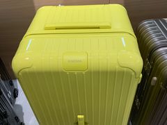 实物图-Rimowa(玛丽恩广场店)