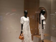 -URBAN REVIVO(上海中庚漫游城店)