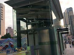 -新百广场(地铁站)