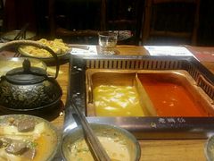 -老牌坊云南鱼豆花火锅(嵩山店)