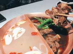 鸳鸯锅-京韵胡同·酱香羊蝎子火锅涮肉(长寿路店)