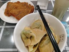 -潘国仙耳光馄饨(黄家阙路店)