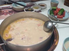 -洪氏嗨捞·猪肚鸡火锅(阳光天地店)
