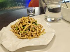 -湖畔鲁菜·二十年老字号餐厅(大明湖店)