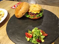 -HIGH FIVE哈福手工汉堡(桂林路店)