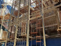 -PIPIKINGDOM皮皮王国欢乐号(欢乐海岸购物中心店)