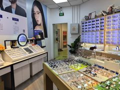 -天空之镜眼镜店蔡司依视路配镜授权零售店(望京颐堤港店)
