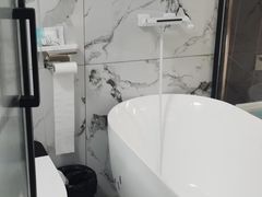 -缦回行政公寓(牛市口地铁站店)