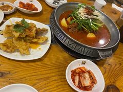 -喇喇排骨火锅·传统韩式脊骨汤(望京西园总店)