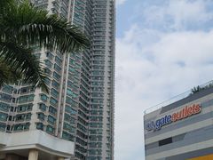 -东荟城名店仓