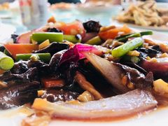 红蘑炒肉-望湖烤鱼