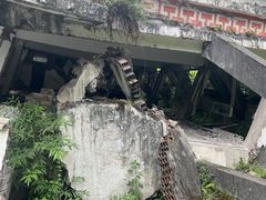 -四川汶川特大地震漩口中学遗址