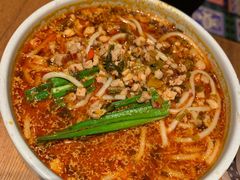 -云海肴·汽锅鸡·云南菜(天山百盛优客店)