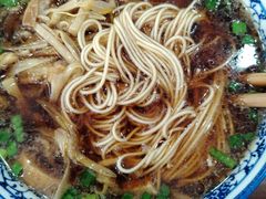 -老陆稿荐(西中市店)