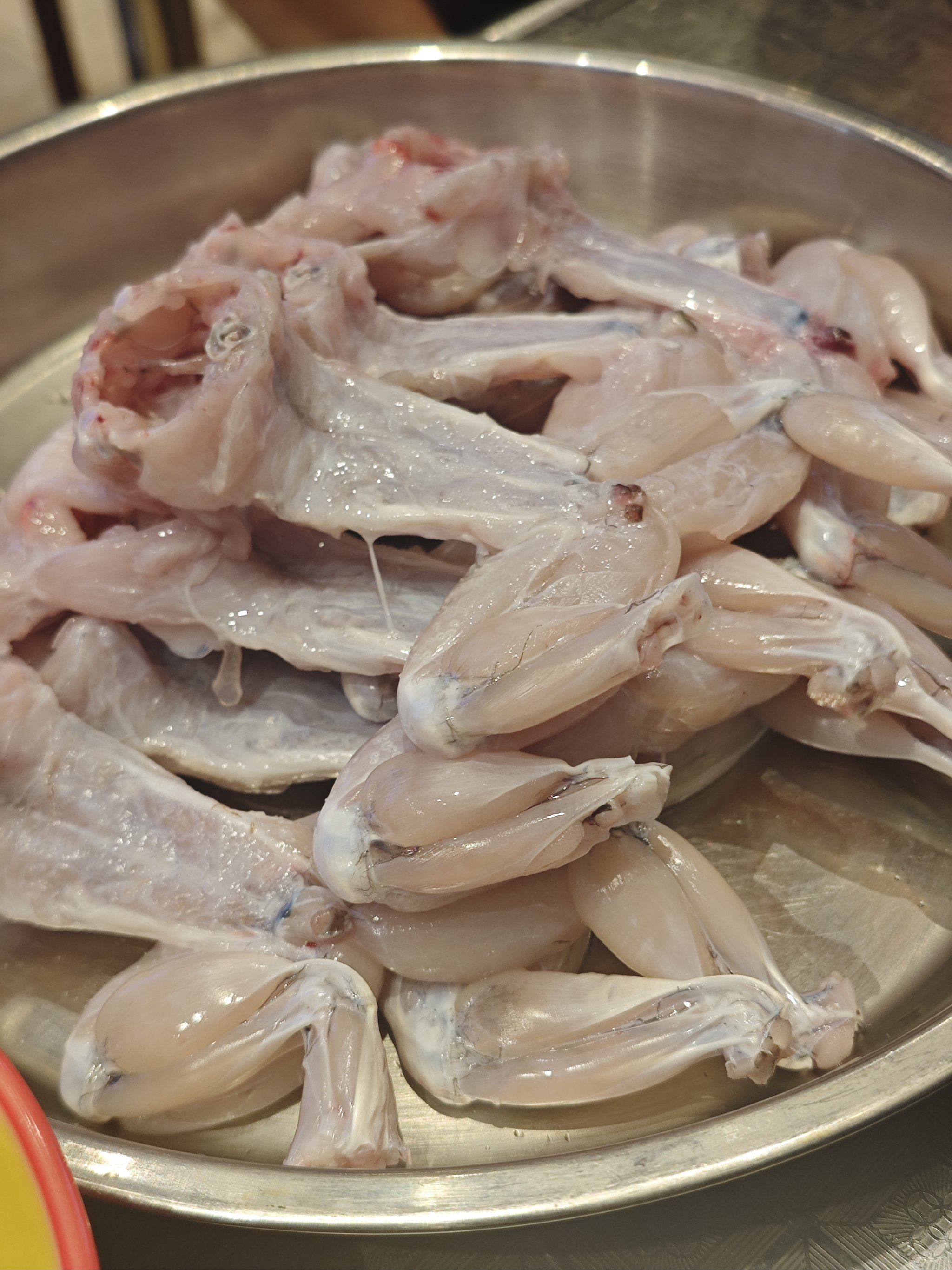 这家店的牛蛙真的是好新鲜呀,味道不错好吃