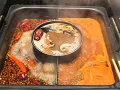-老牌坊云南鱼豆花火锅(哈西万达店)