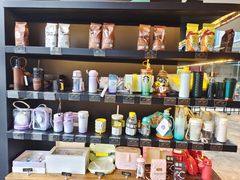 零售区-星巴克臻选(上海长风大悦城店)