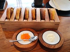 烤面包配鱼子酱-码头餐厅