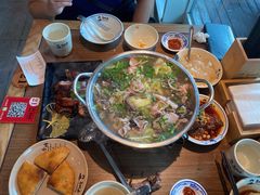 -肖四女乐山跷脚牛肉(世博源店)